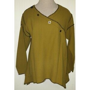 Hand Jive Wearable Art Olive Green Embellished Top size Medium Textured V Neck
